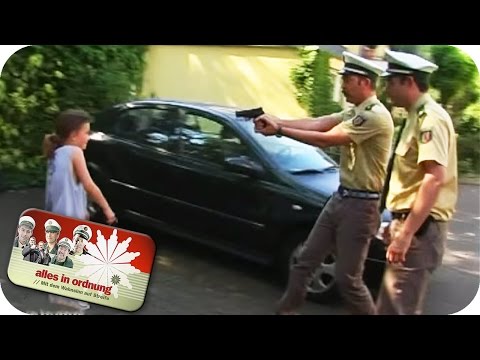 Polizei verhaftet Kind | Alles In Ordnung